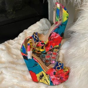 Multi-Color Platform Wedge